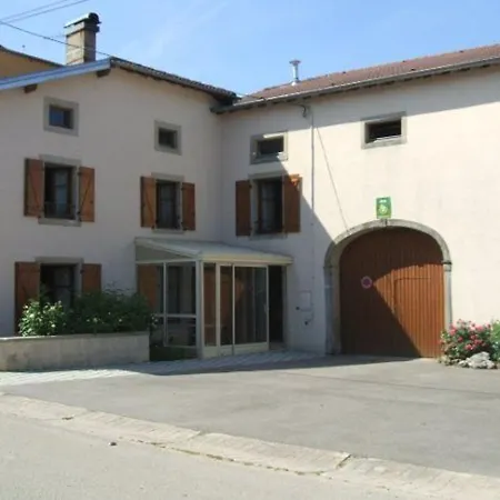 Maison Familiale Avec Cheminée, Jardin Et Wifi à Esley, Vosges - Fr-1-589-743 Esley