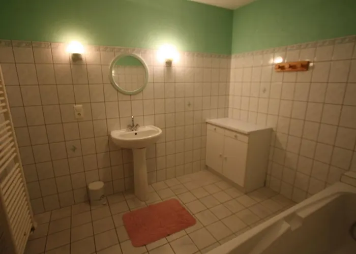 Maison Familiale Avec Cheminee, Jardin Et Wifi A Esley, Vosges - Fr-1-589-743 펜션 *