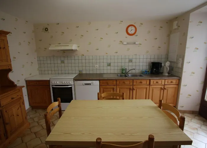 Maison Familiale Avec Cheminee, Jardin Et Wifi A Esley, Vosges - Fr-1-589-743 펜션 *